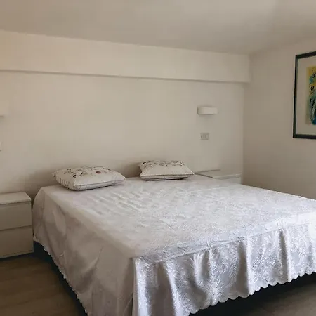 Luis - Per Single O Coppia R7265 아파트 *